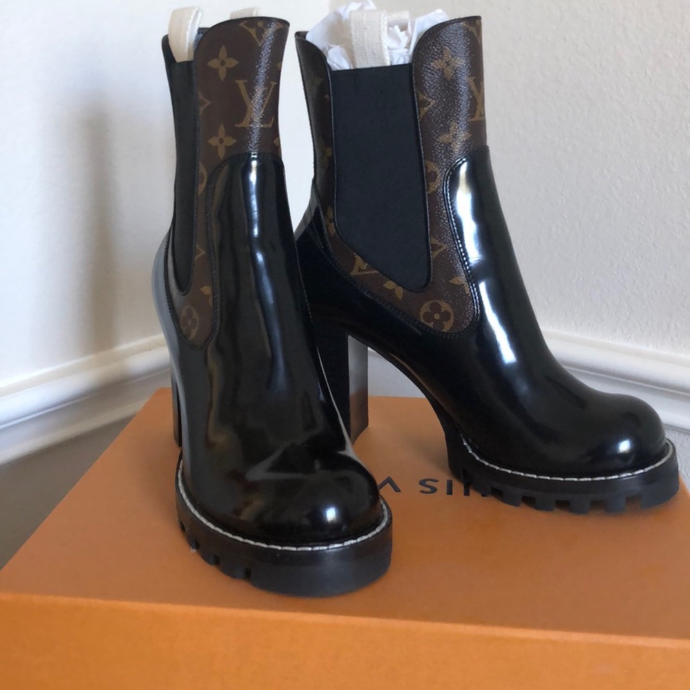 SOLD-Louis Vuitton Star Trail boots - NEW